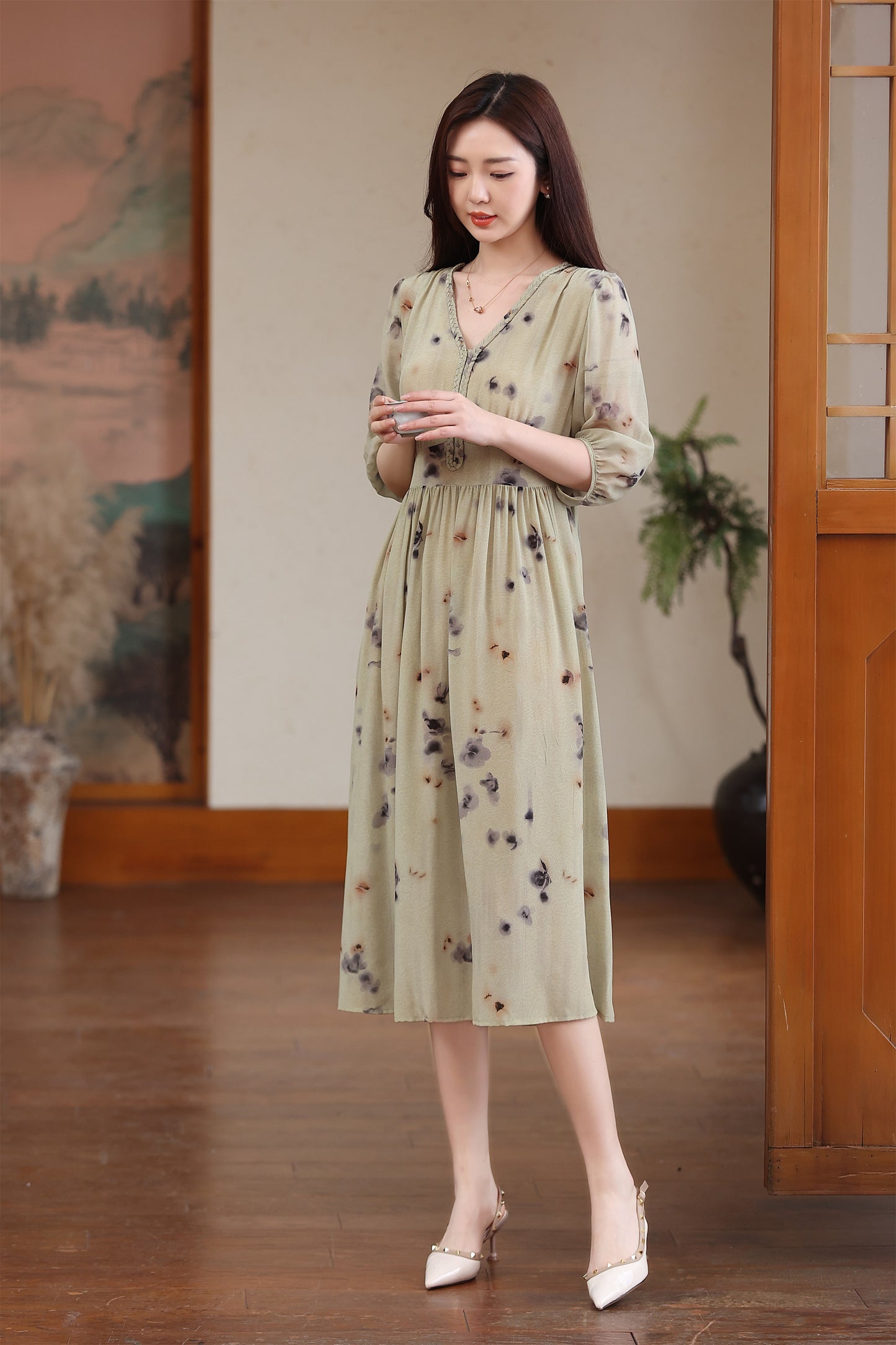 Casual long dress with V-neck, high waist, color block digital print, and fashionable slim fit design.